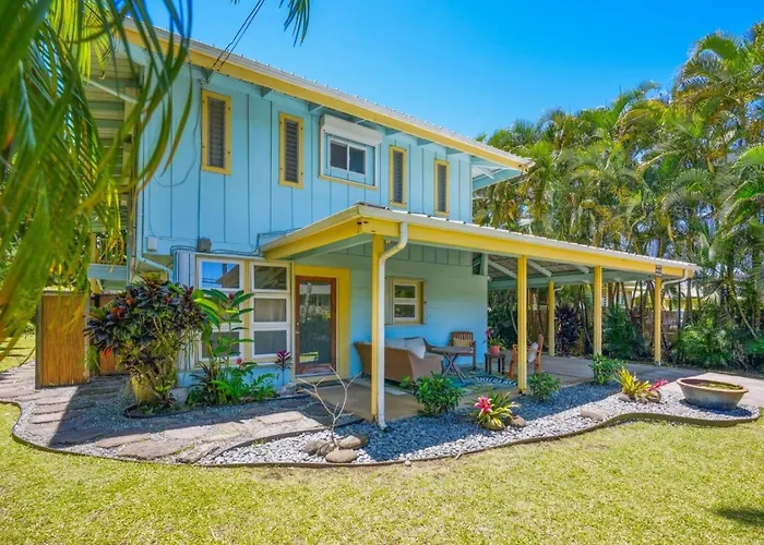 5 Bed House Walk To Shops Beach And Restaurants